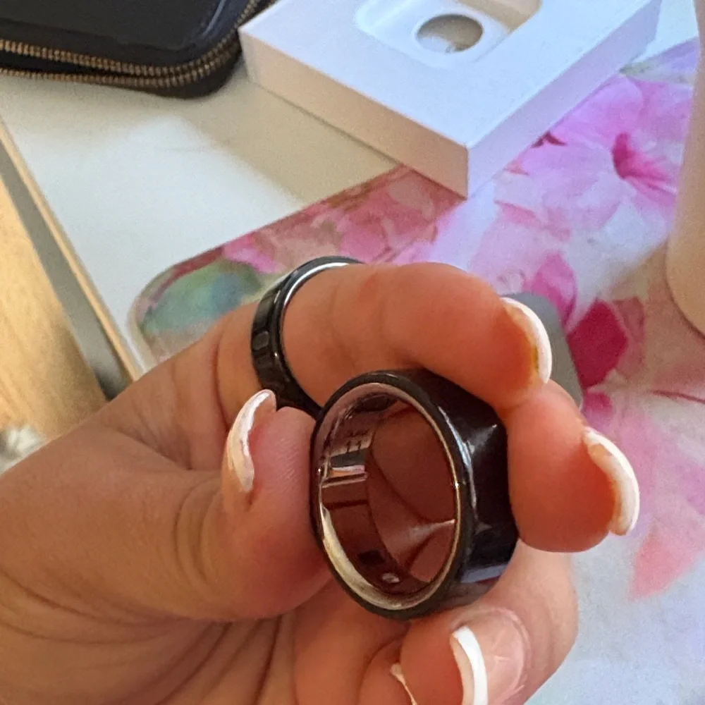 Oura Smart Ring - Black and Silver